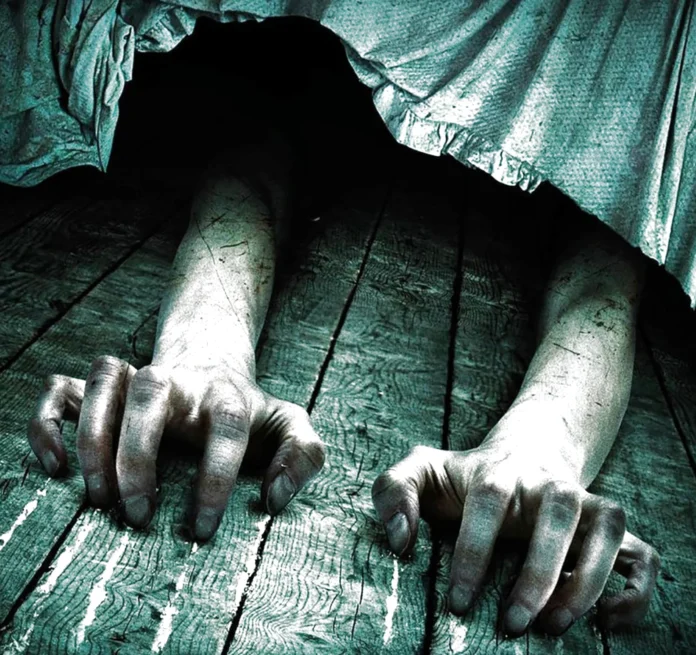 mostruo bajo la cama